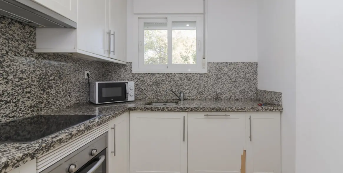 Sale of ground floor apartment in Río Real 13