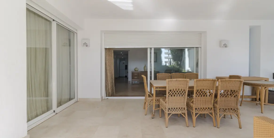 Sale of ground floor apartment in Río Real 17