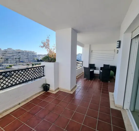 Продажа апартаментов на среднем этаже в Puerto Banús