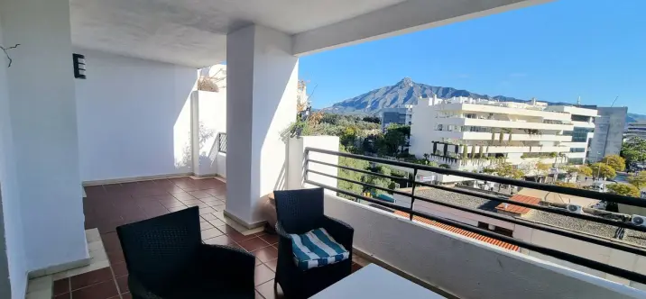 Продажа апартаментов на среднем этаже в Puerto Banús 1