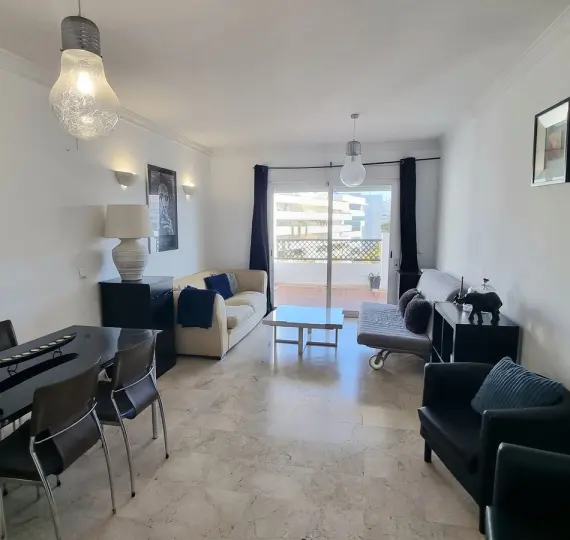 Продажа апартаментов на среднем этаже в Puerto Banús