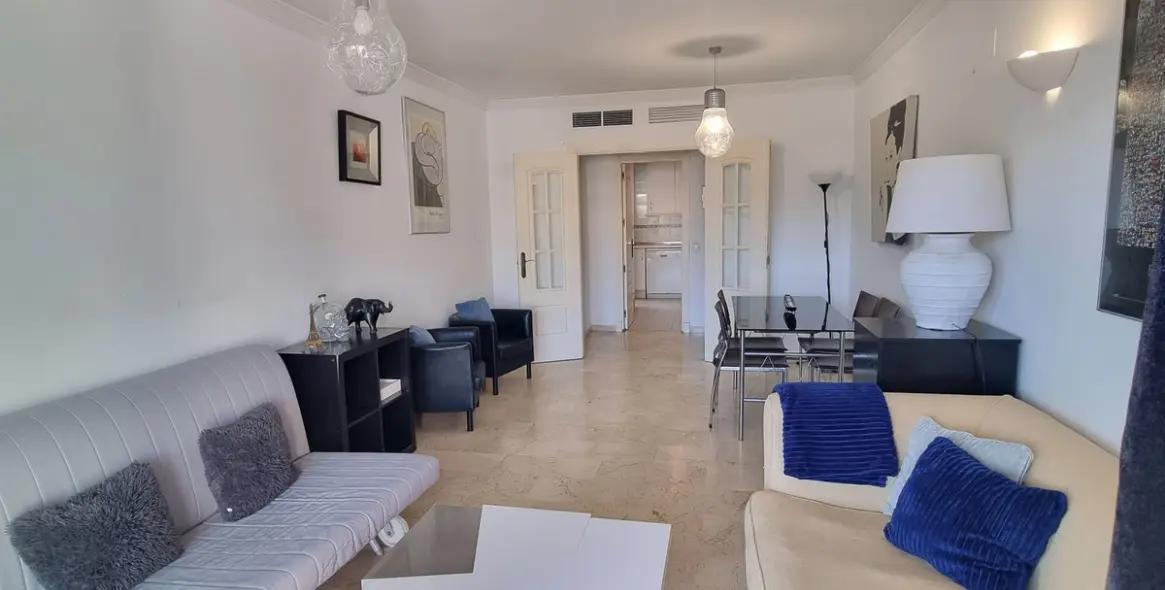 Sale of middle floor apartment in Puerto Banús 4