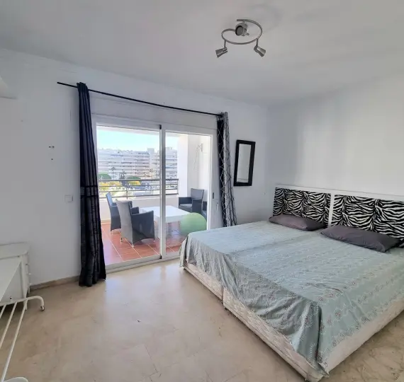 Продажа апартаментов на среднем этаже в Puerto Banús