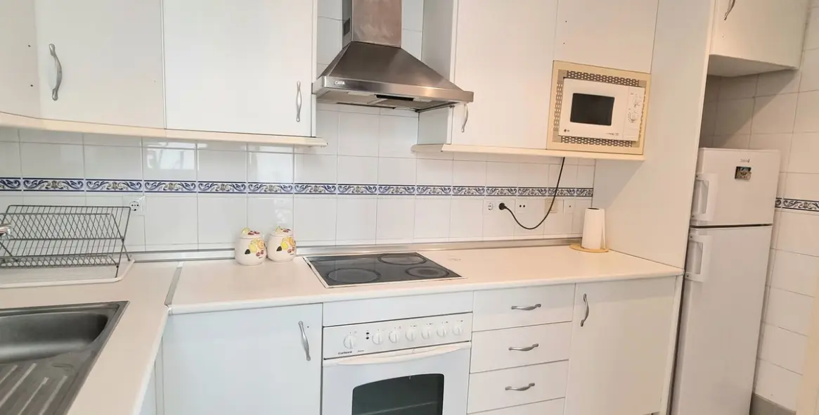 Sale of middle floor apartment in Puerto Banús 17