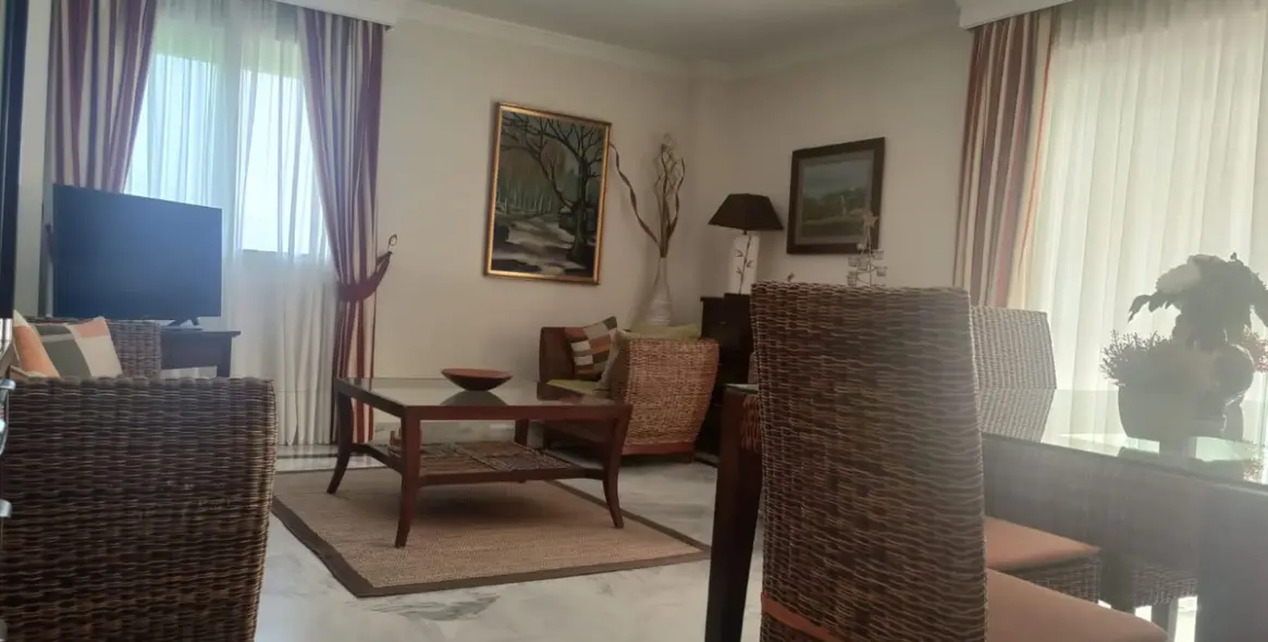 Sale of middle floor apartment in Nueva Andalucía 4