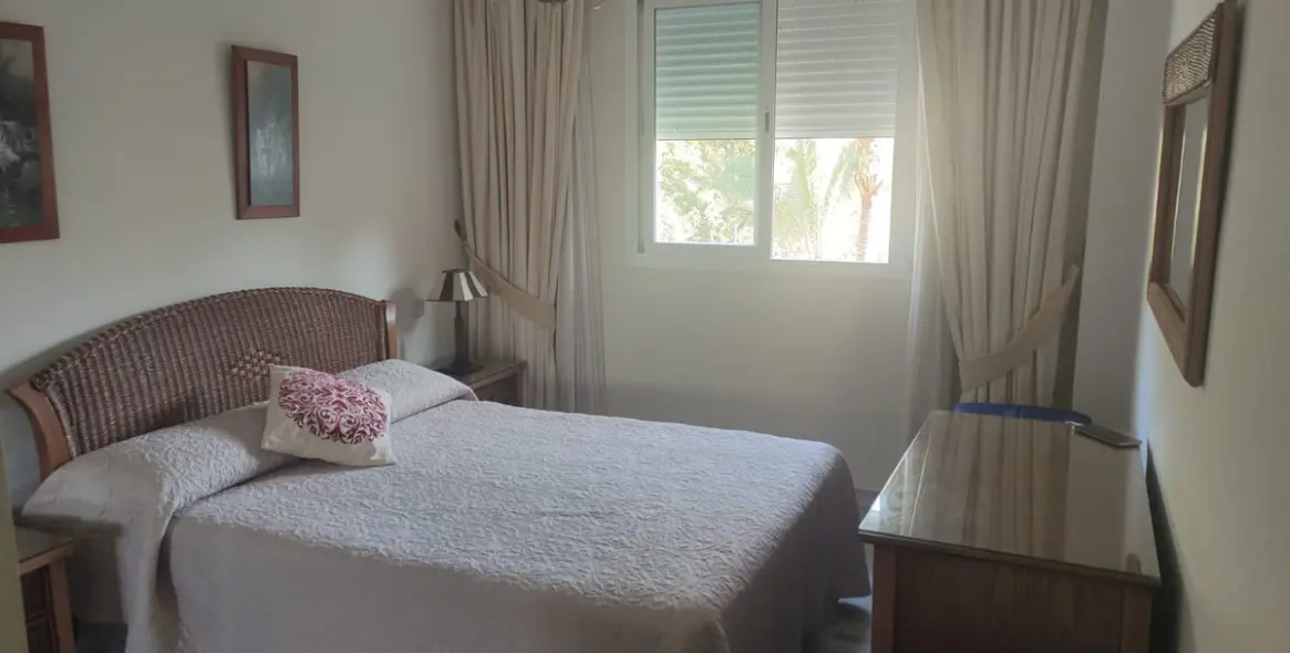 Sale of middle floor apartment in Nueva Andalucía 5