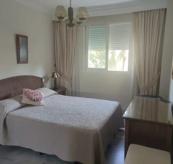 Продажа апартаментов на среднем этаже в Nueva Andalucía