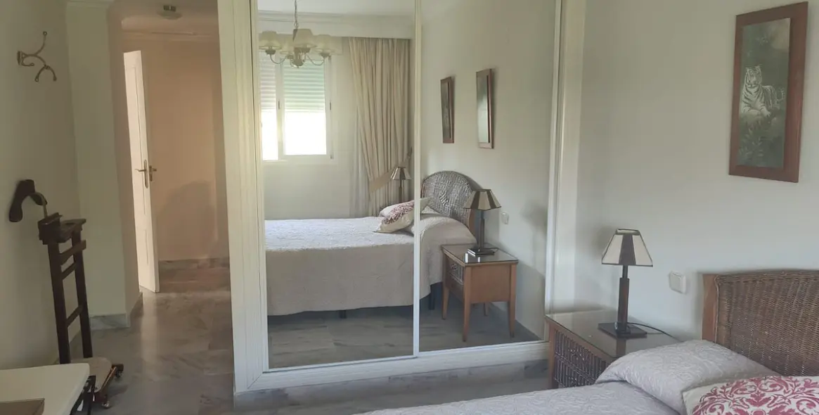 Sale of middle floor apartment in Nueva Andalucía 6