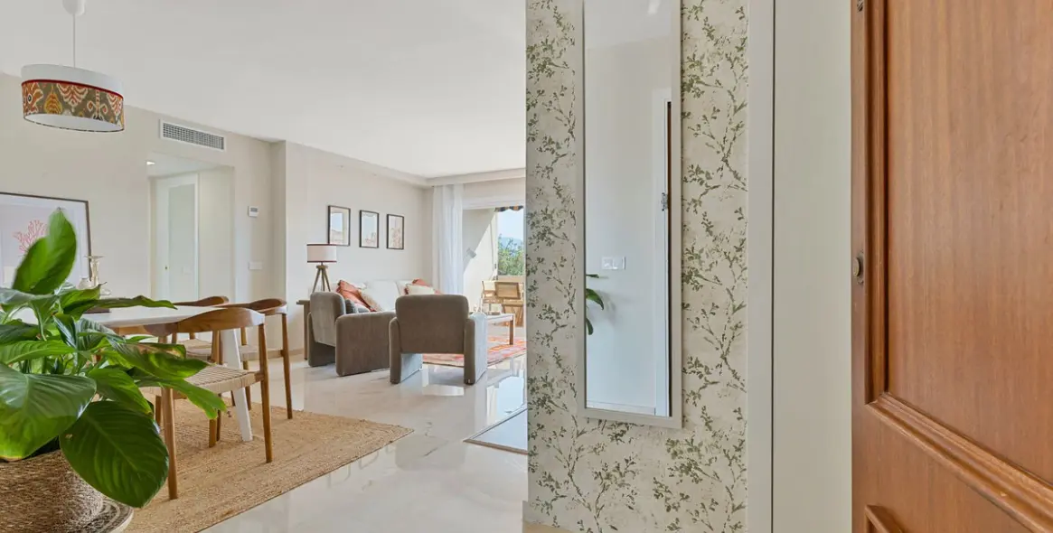 Long-term rent of middle floor apartment in Nueva Andalucía 1