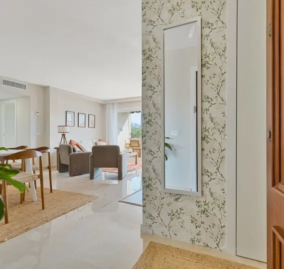 Long-term rent of middle floor apartment in Nueva Andalucía