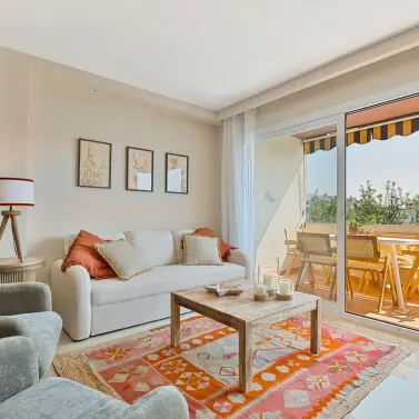 Продажа апартаментов на среднем этаже в Nueva Andalucía