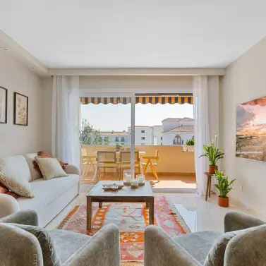 Продажа апартаментов на среднем этаже в Nueva Andalucía