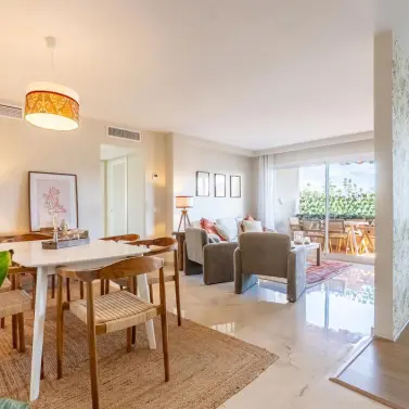 Продажа апартаментов на среднем этаже в Nueva Andalucía