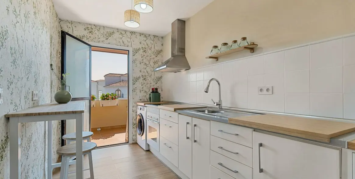 Продажа апартаментов на среднем этаже в Nueva Andalucía 15