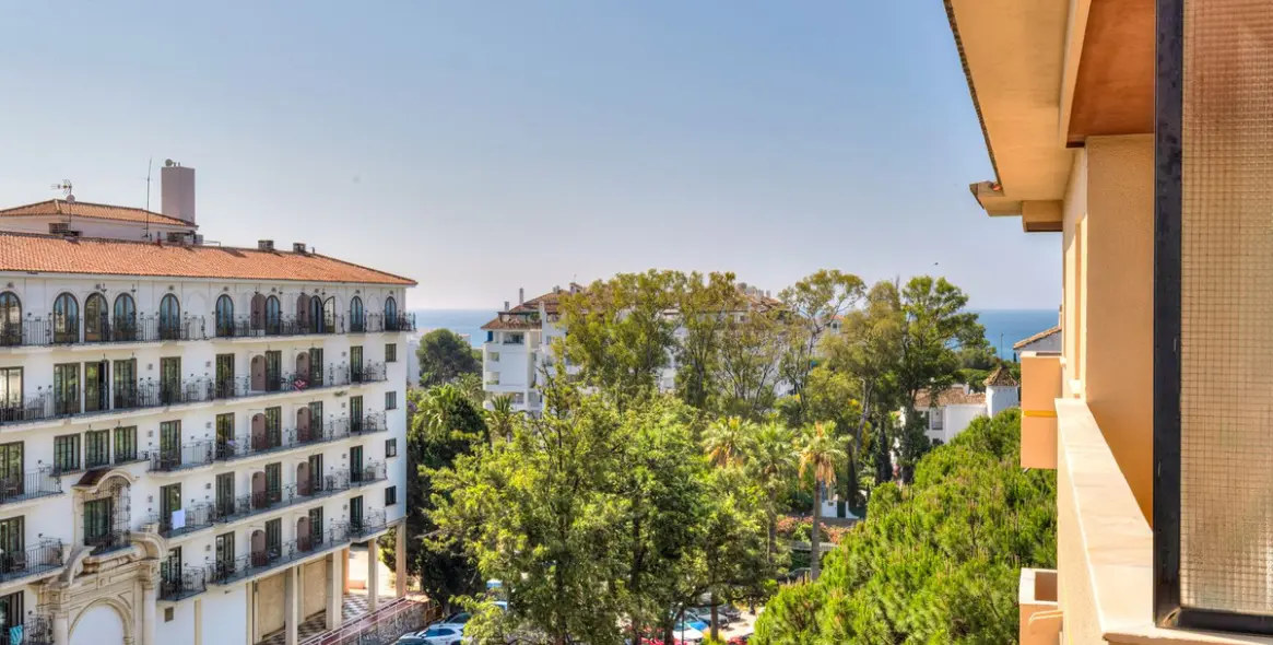 Продажа апартаментов на среднем этаже в Nueva Andalucía 24