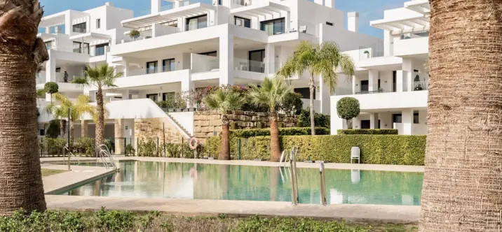 Sale of ground floor apartment in El Paraiso 0