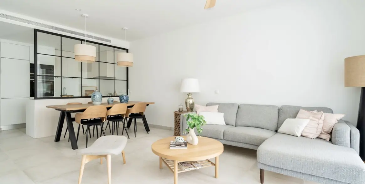 Sale of ground floor apartment in El Paraiso 10