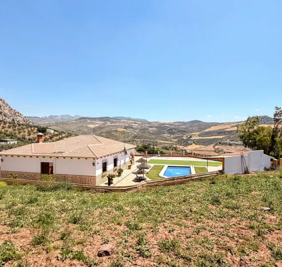 Oтдельно стоящая вилла R5141206