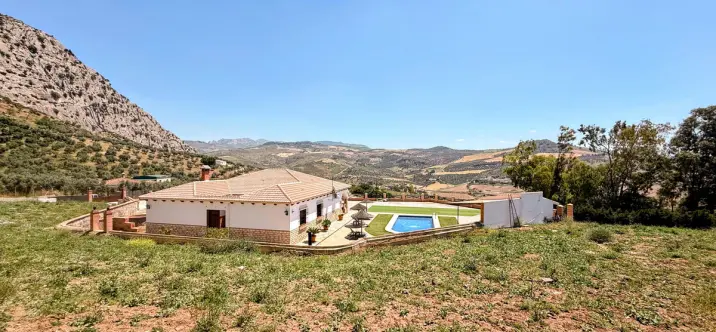 Oтдельно стоящая вилла R5141206 0