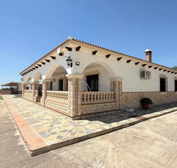 Oтдельно стоящая вилла R5141206