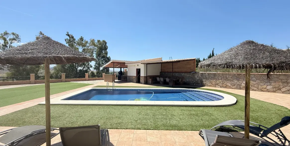 Продажа  отдельно стоящей виллы в Costa del Sol East 4