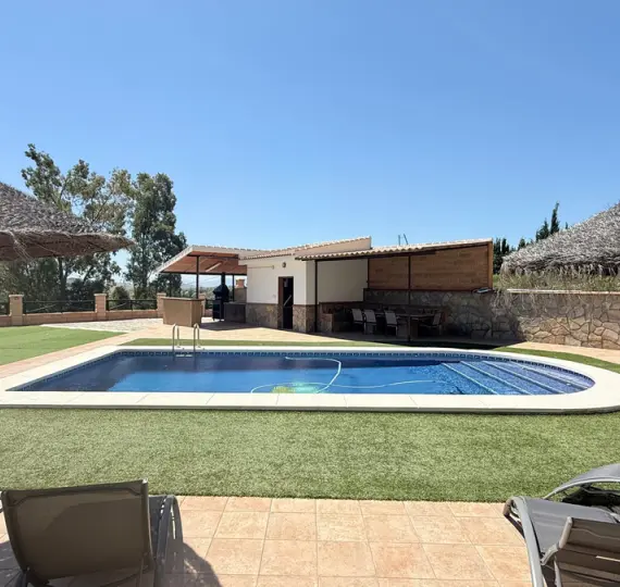 Oтдельно стоящая вилла R5141206