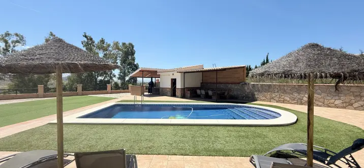 Oтдельно стоящая вилла R5141206 3