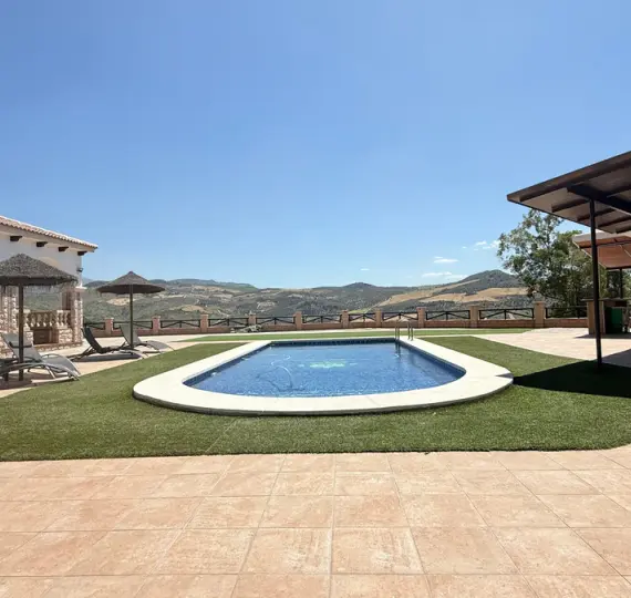 Oтдельно стоящая вилла R5141206