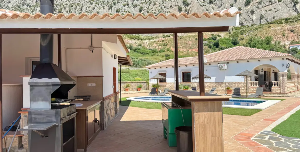 Продажа  отдельно стоящей виллы в Costa del Sol East 6