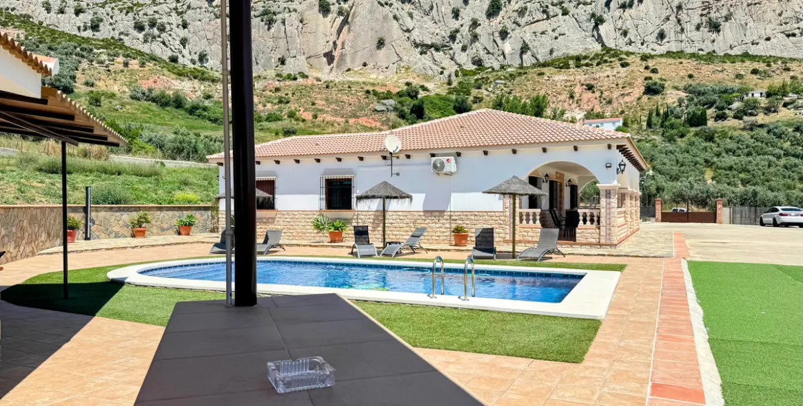 Продажа  отдельно стоящей виллы в Costa del Sol East 8