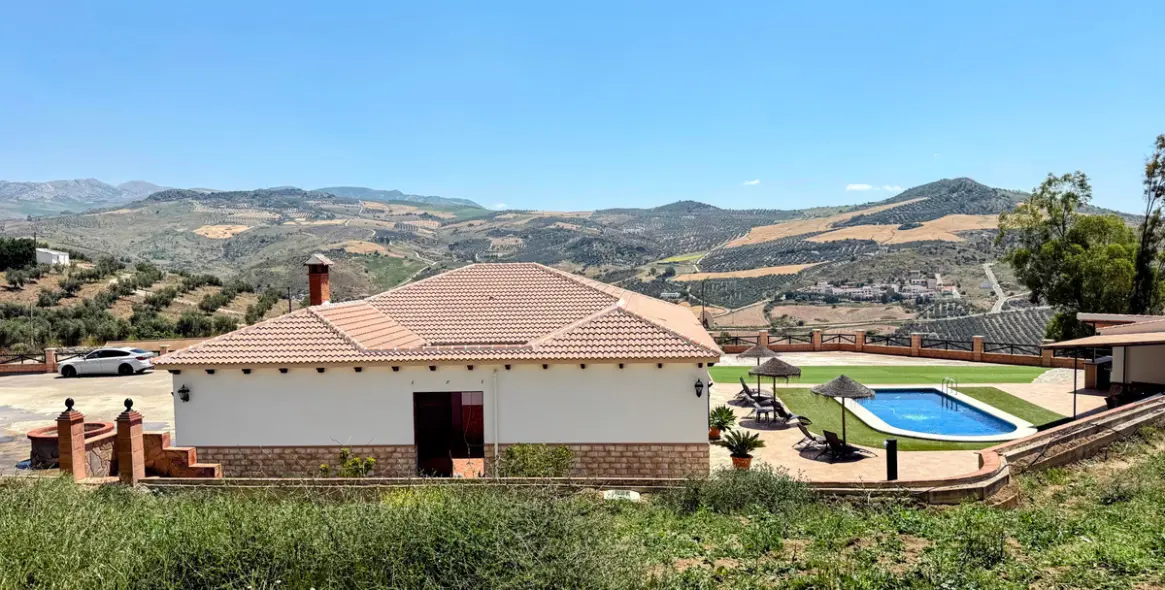 Продажа  отдельно стоящей виллы в Costa del Sol East 9