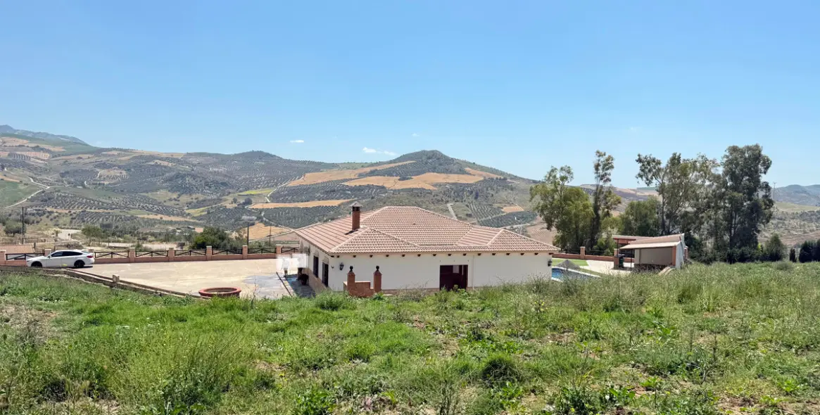 Продажа  отдельно стоящей виллы в Costa del Sol East 10