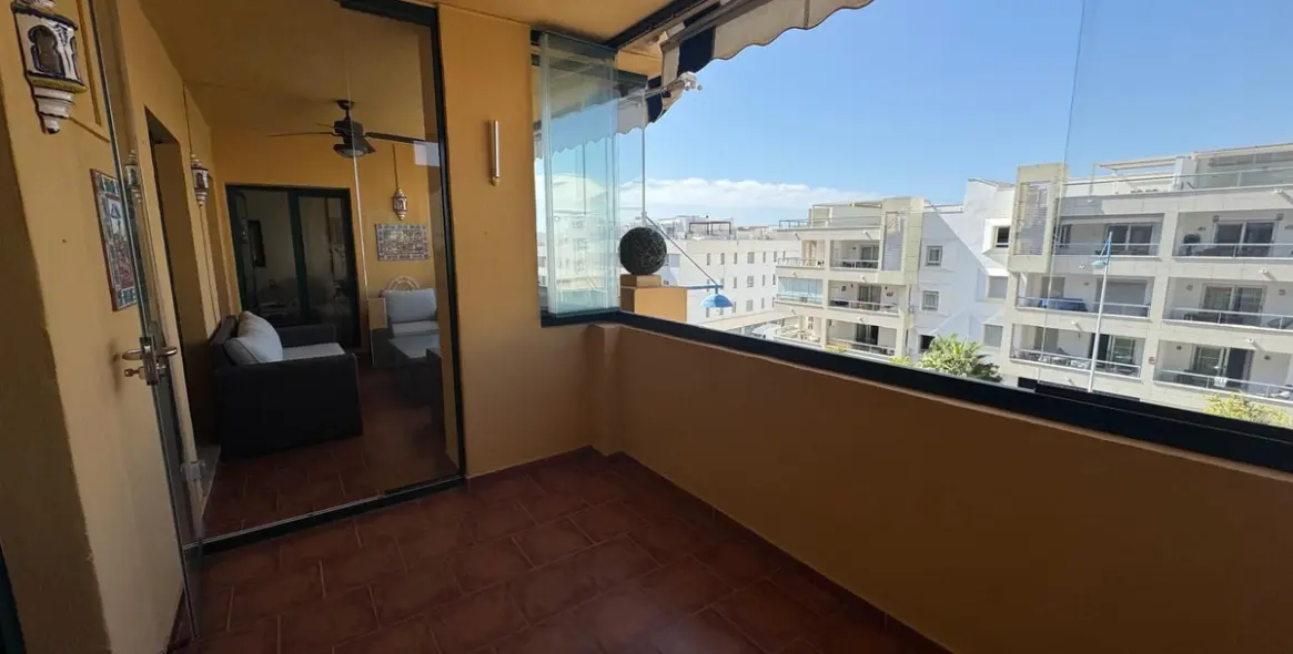 Sale of middle floor apartment in San Pedro de Alcántara 3
