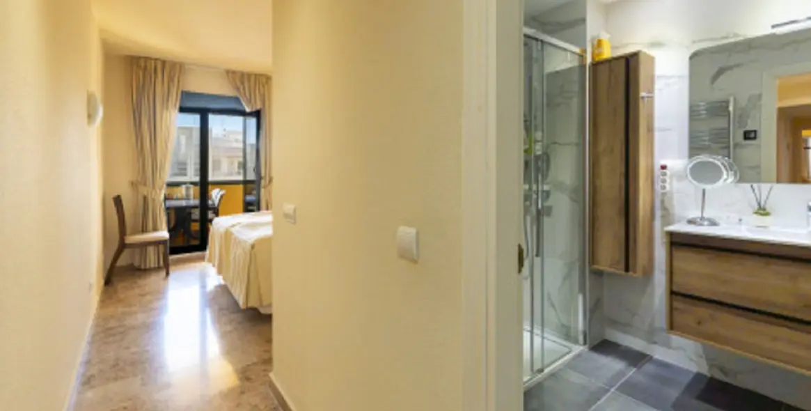 Sale of middle floor apartment in San Pedro de Alcántara 9