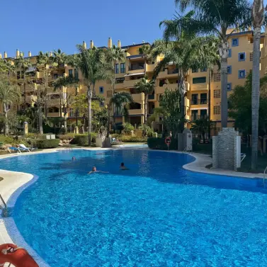 Продажа апартаментов на среднем этаже в San Pedro de Alcántara