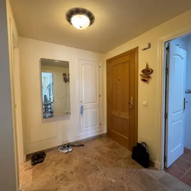 Продажа апартаментов на среднем этаже в San Pedro de Alcántara