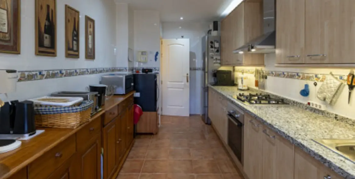 Sale of middle floor apartment in San Pedro de Alcántara 7