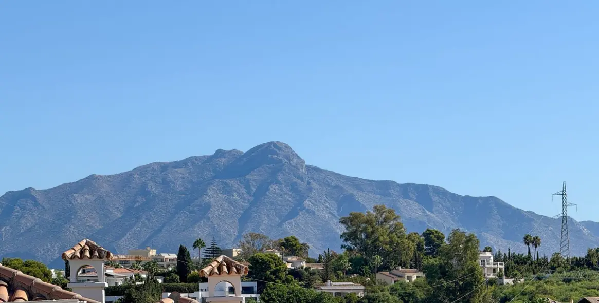 Продажа таунхауса в El Paraiso 7