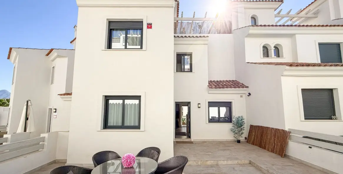 Продажа таунхауса в El Paraiso 39