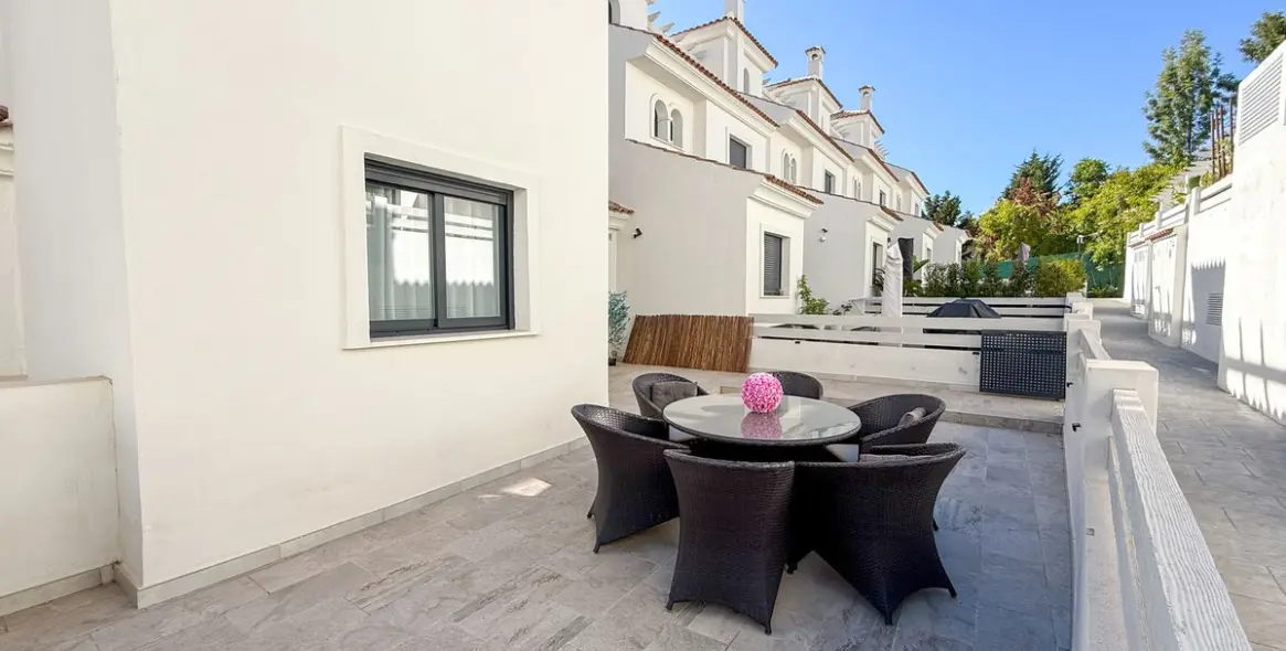 Продажа таунхауса в El Paraiso 40