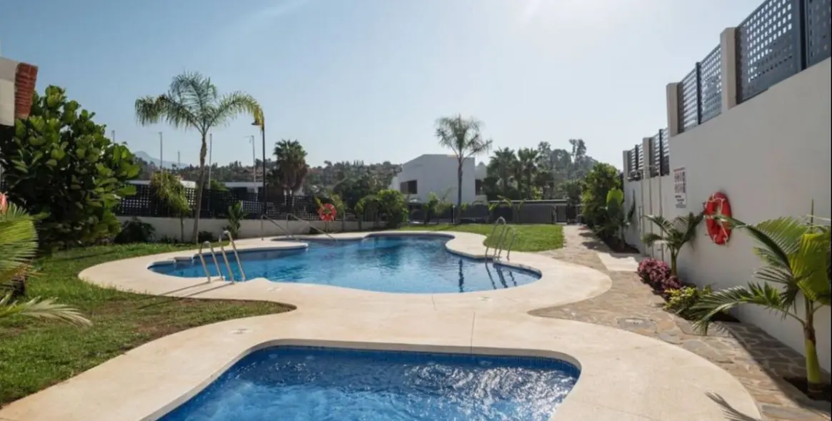 Продажа таунхауса в El Paraiso 44