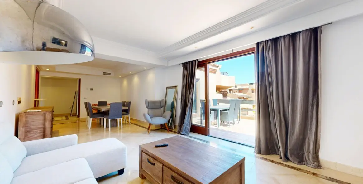 Продажа апартаментов на среднем этаже в Estepona (район Estepona) 4