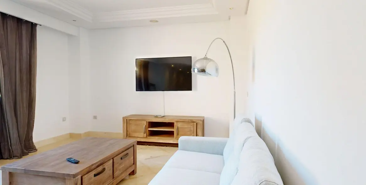 Продажа апартаментов на среднем этаже в Estepona (район Estepona) 5