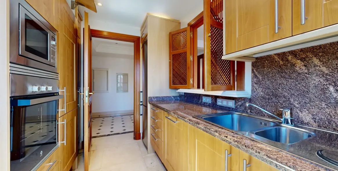 Продажа апартаментов на среднем этаже в Estepona (район Estepona) 9