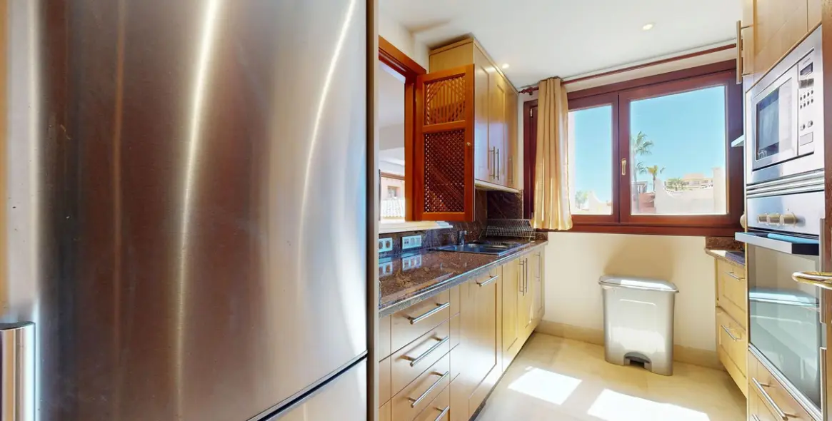 Sale of middle floor apartment in Estepona 11