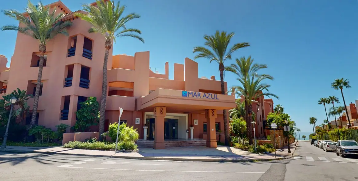 Sale of middle floor apartment in Estepona 55