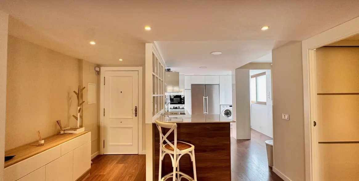 Sale of middle floor apartment in Teatinos 3