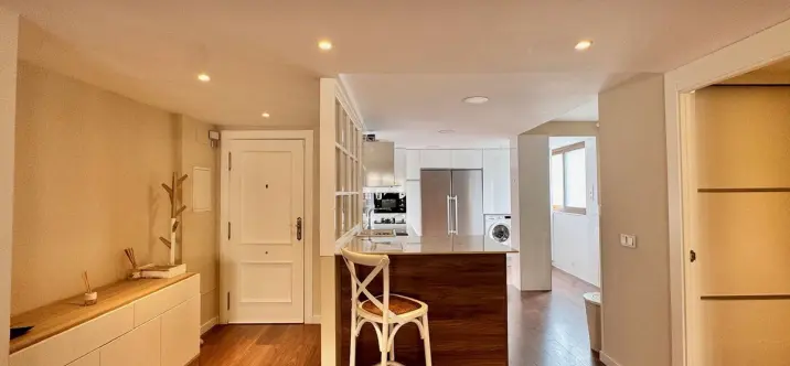 Sale of middle floor apartment in Teatinos 2