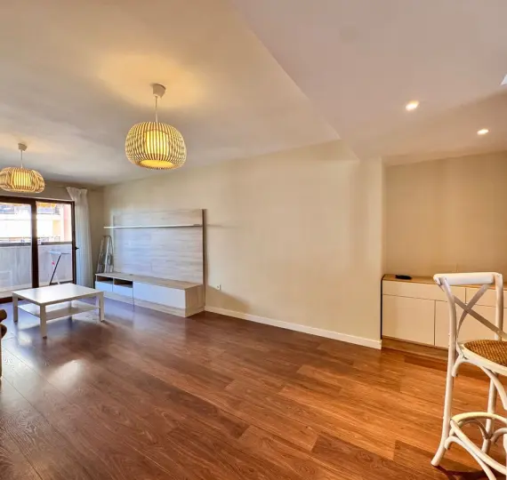 Sale of middle floor apartment in Teatinos