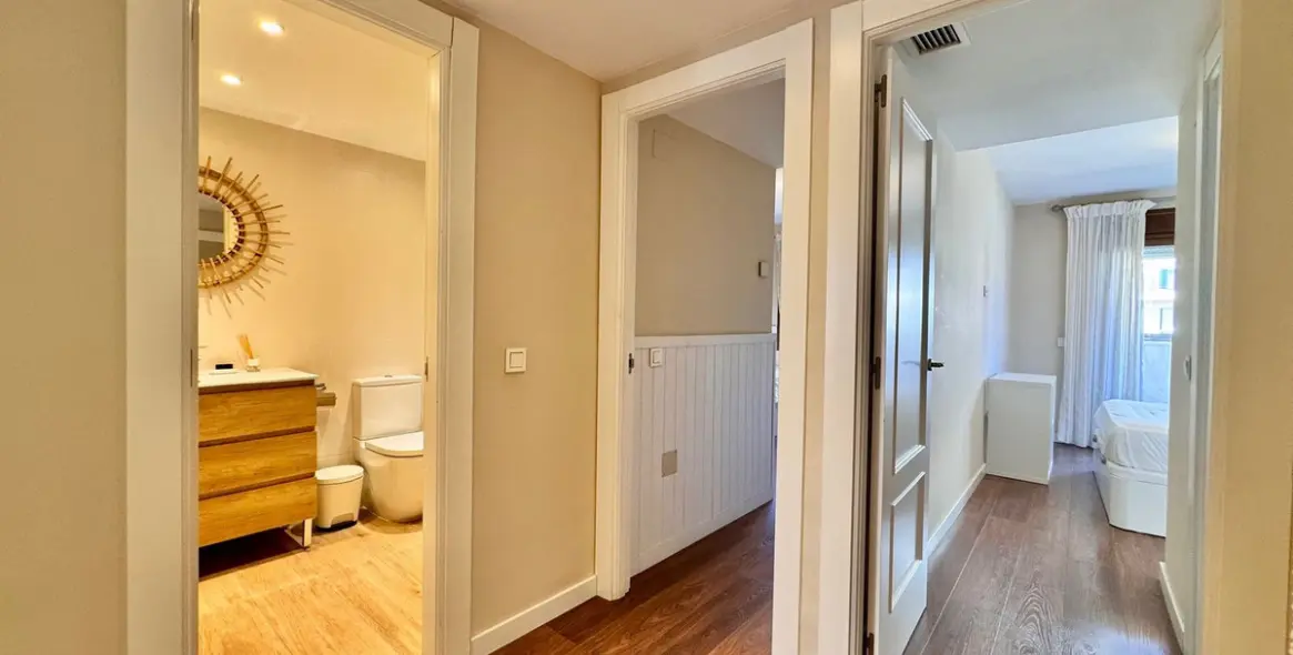 Sale of middle floor apartment in Teatinos 19